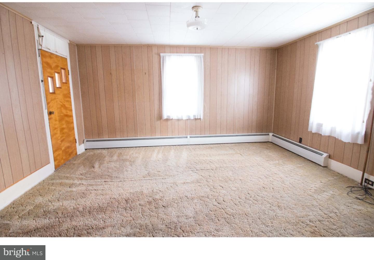 18 Rolling Meadows Road Ashland, PA 17921 - Photo 7 of 9 Living Room