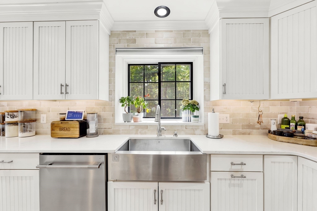 55 Gilbert Road Southampton, MA 01073 - Photo 9 of 42
