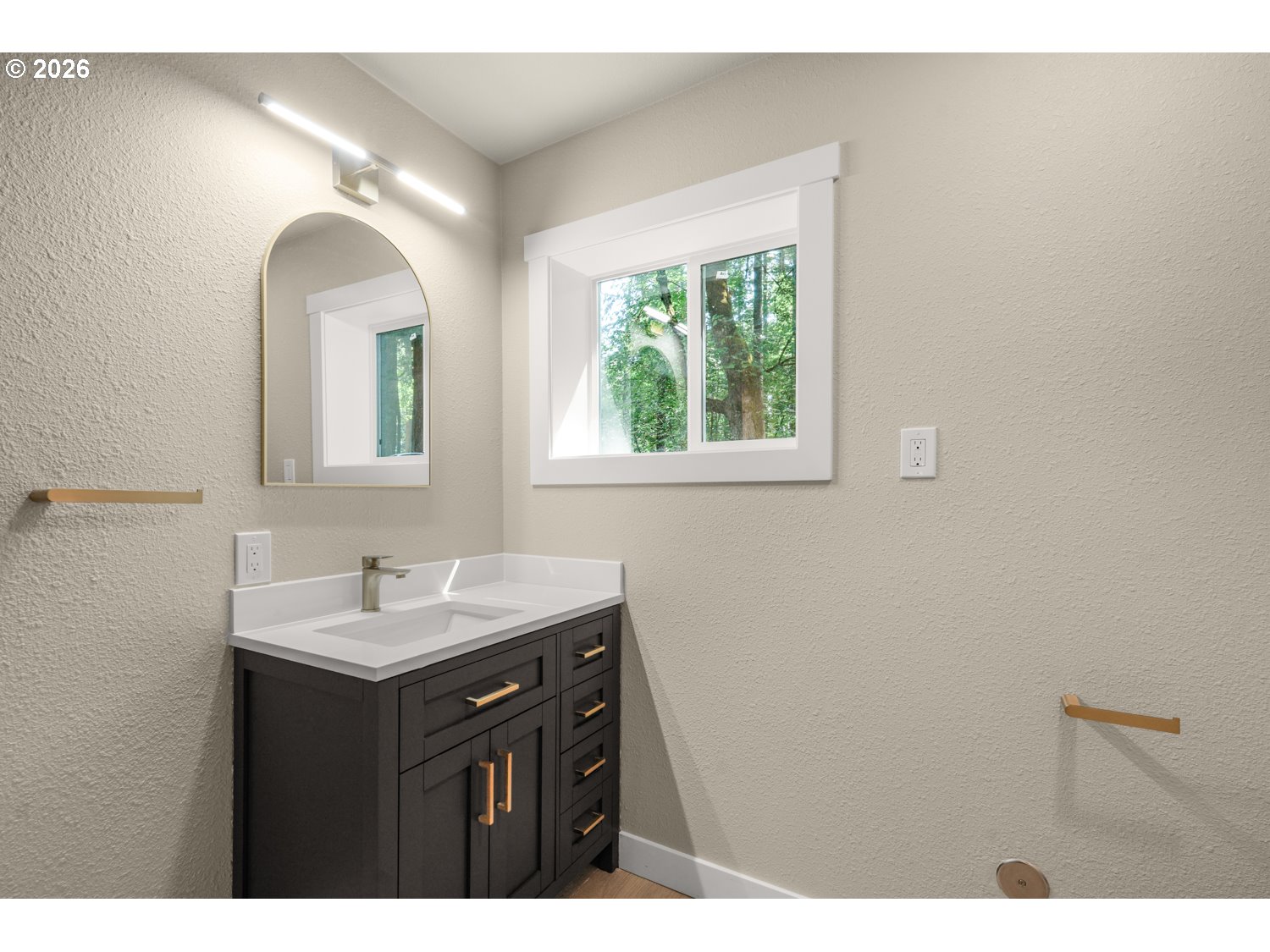 22420 South Parrot Creek Road Oregon City, OR 97045 - Photo 31 of 48 Bathroom