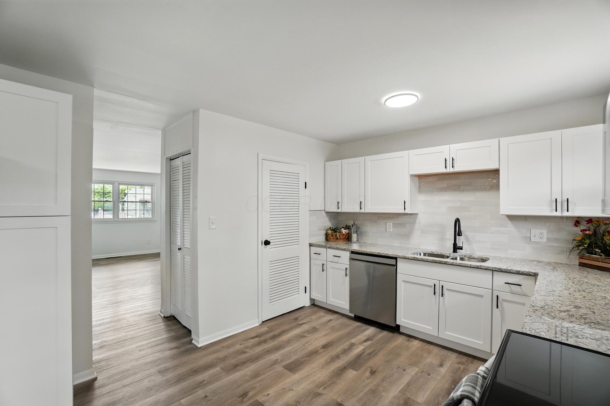 273 East Alcott Road Columbus, OH 43207 - Photo 10 of 36 Open Kitchen with SS Appliances and Soft Close Cabinets