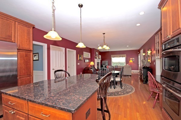 47 Hemlock Street Needham, MA 02492 - Photo 8 of 30 Gallery Image 8