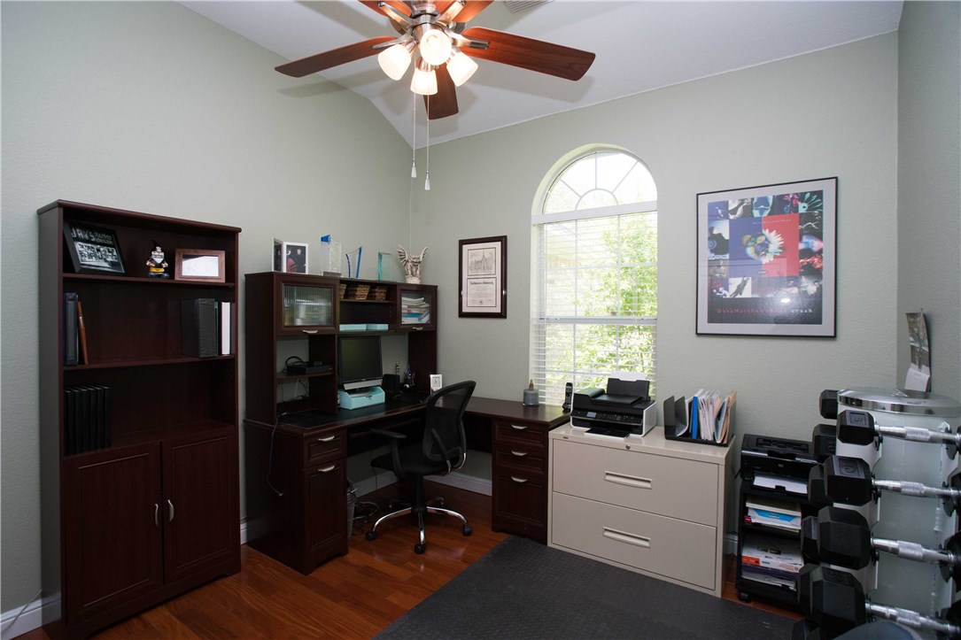 4824 Calhoun Canyon Loop Austin, TX 78735 - Photo 5 of 36