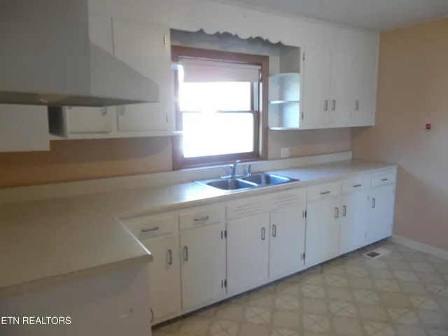 $260,000 | 5503 Kentwood Road, Knoxville, TN 37912