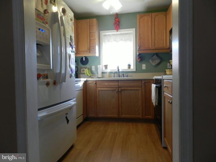 2 Woodbine Road Levittown, PA 19057 - Photo 11 of 25 Kitchen