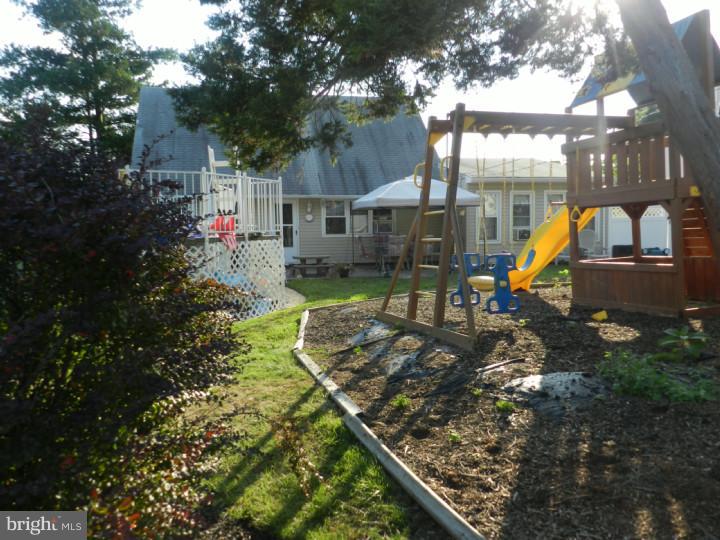 2 Woodbine Road Levittown, PA 19057 - Photo 24 of 25 Exterior Back
