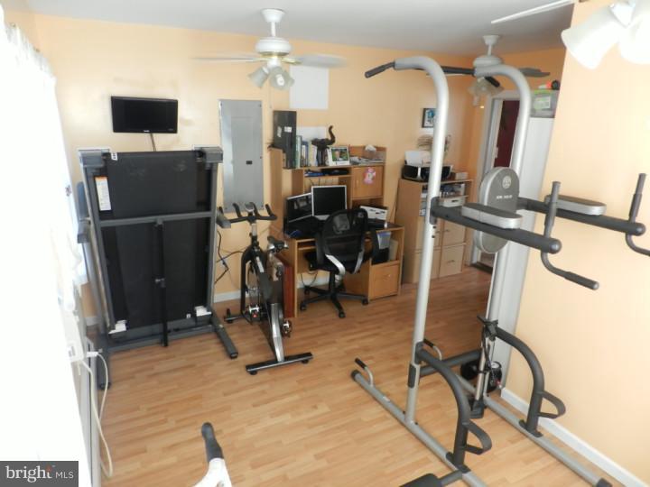 2 Woodbine Road Levittown, PA 19057 - Photo 6 of 25 Office / Study