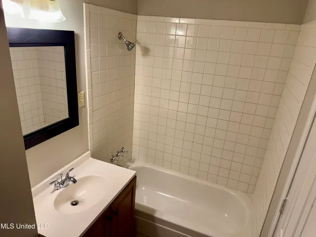 $1,495 | 5074 Fleetwood Cove, Horn Lake, MS 38637