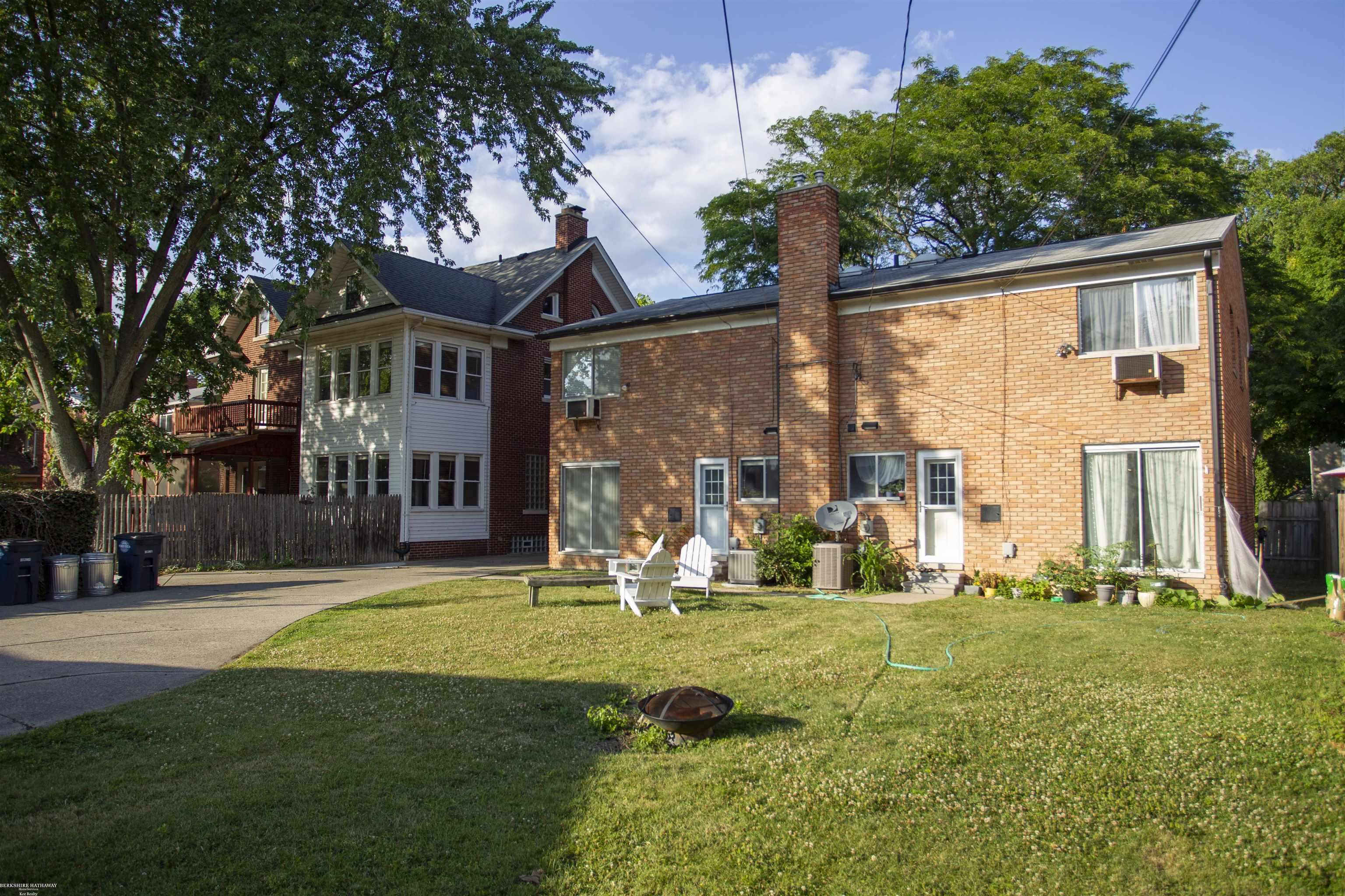 379 Neff Road Grosse Pointe, MI 48230 - Photo 57 of 63 50070950-56.JPG