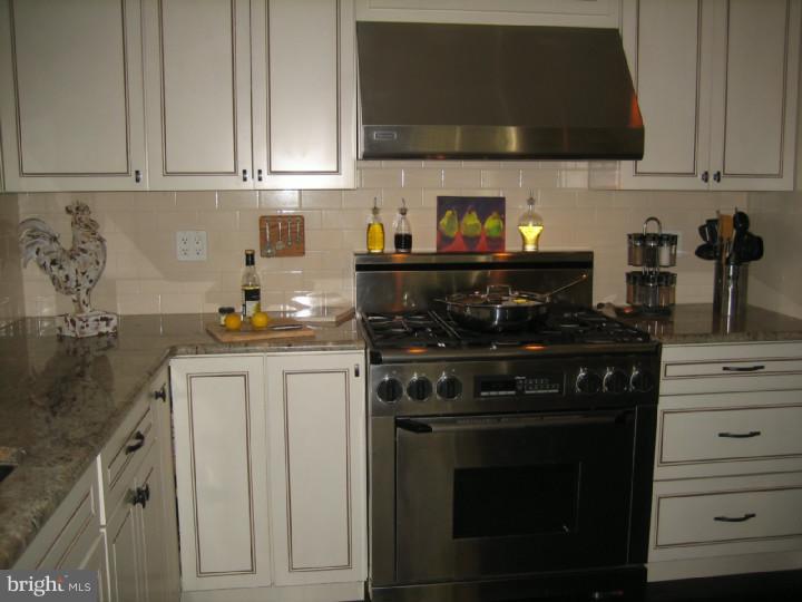 412 Covered Bridge Road Cherry Hill, NJ 08034 - Photo 15 of 23 Kitchen