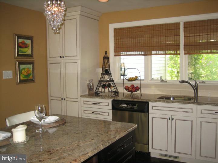 412 Covered Bridge Road Cherry Hill, NJ 08034 - Photo 16 of 23 Kitchen