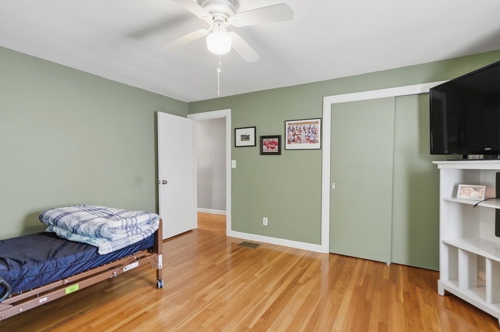 36 Glenn Road Lowell, MA 01852 - Photo 25 of 39