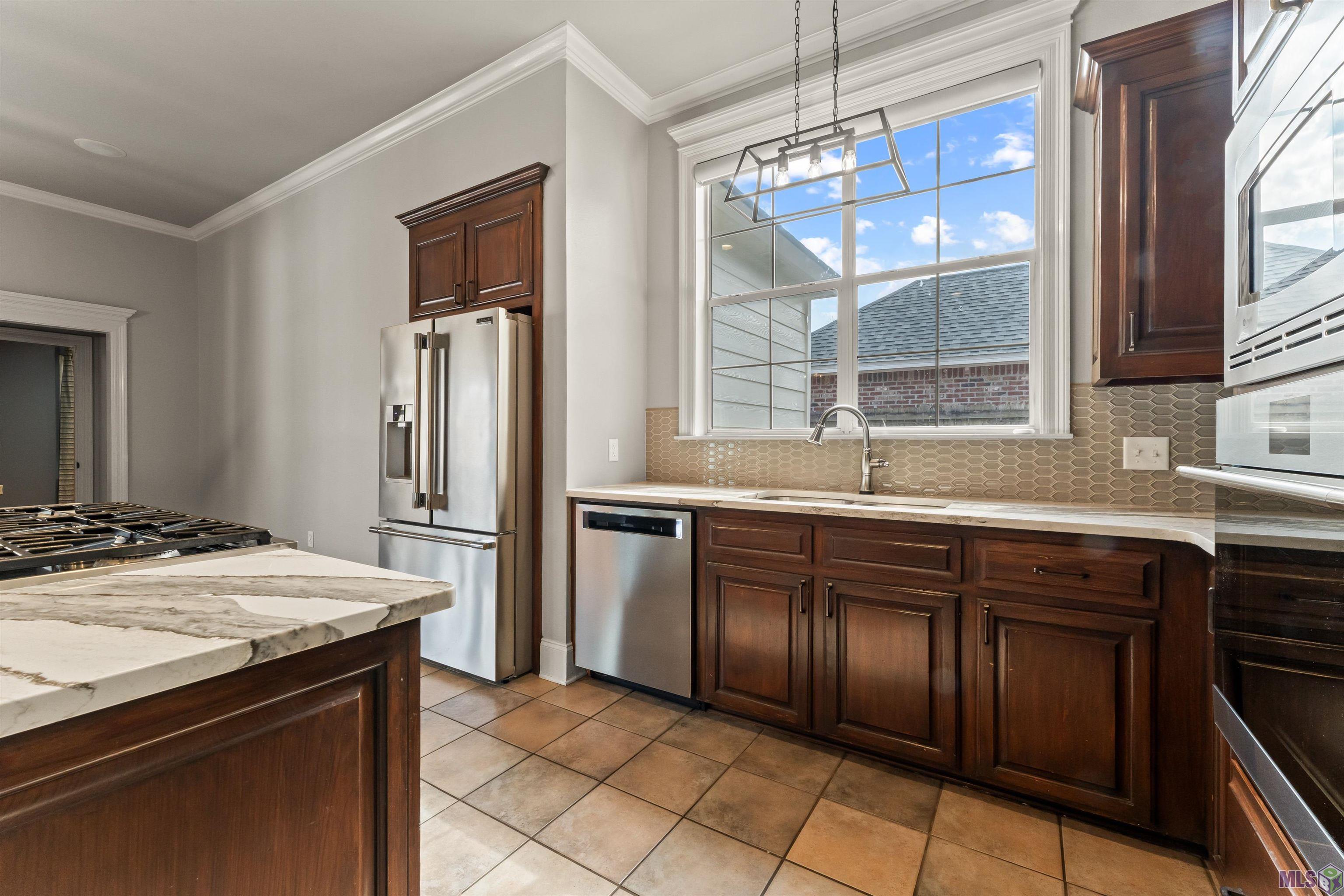 1424 St Alban's Drive Baton Rouge, LA 70810 - Photo 8 of 57