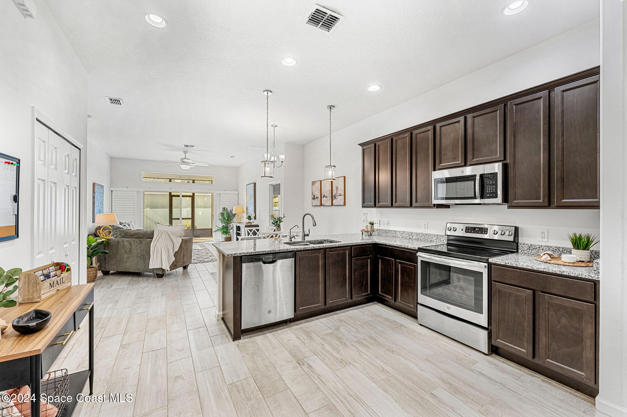 3101 R Rhod Taylor Drive Melbourne, FL 32904 - Photo 8 of 60 16-web-or-mls-DSC06227-HDR