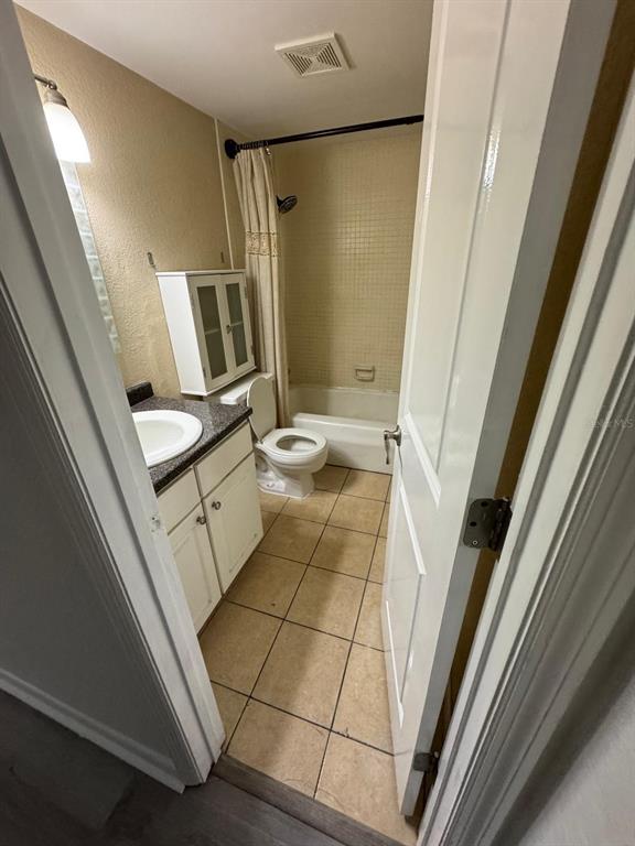 507 Northwest 39th Road, Unit 220 Gainesville, FL 32607 - Photo 6 of 17