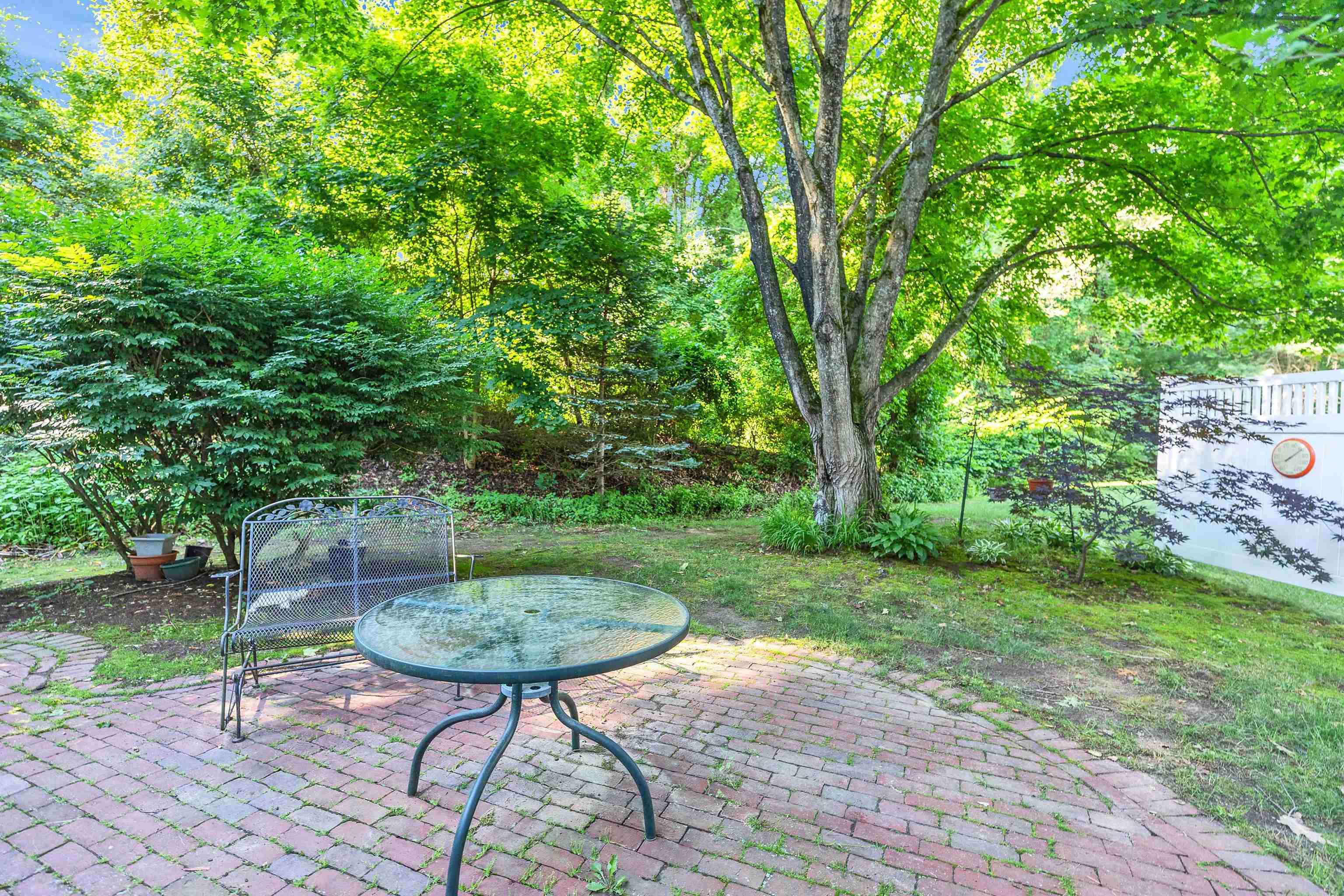 555 Straw Hill Road Manchester, NH 03104 - Photo 6 of 45