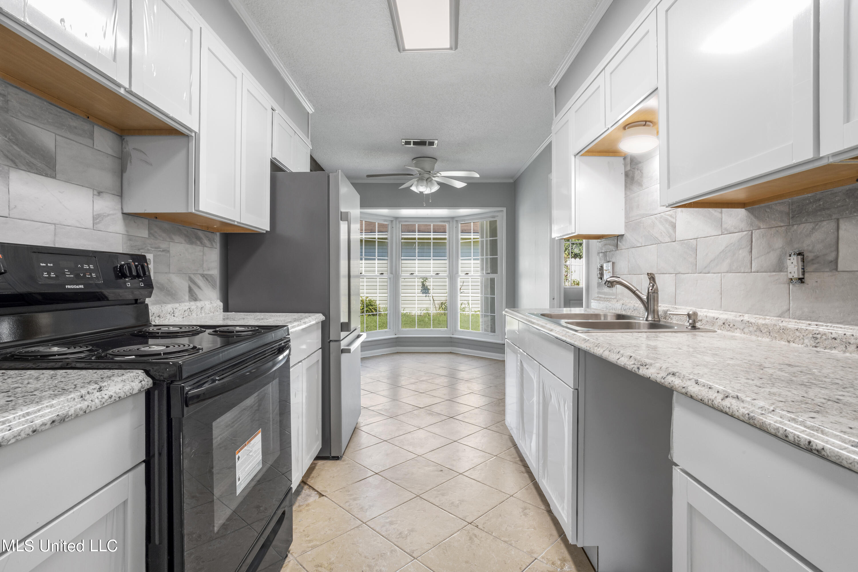3223 Nottingham Road Ocean Springs, MS 39564 - Photo 11 of 24 013
