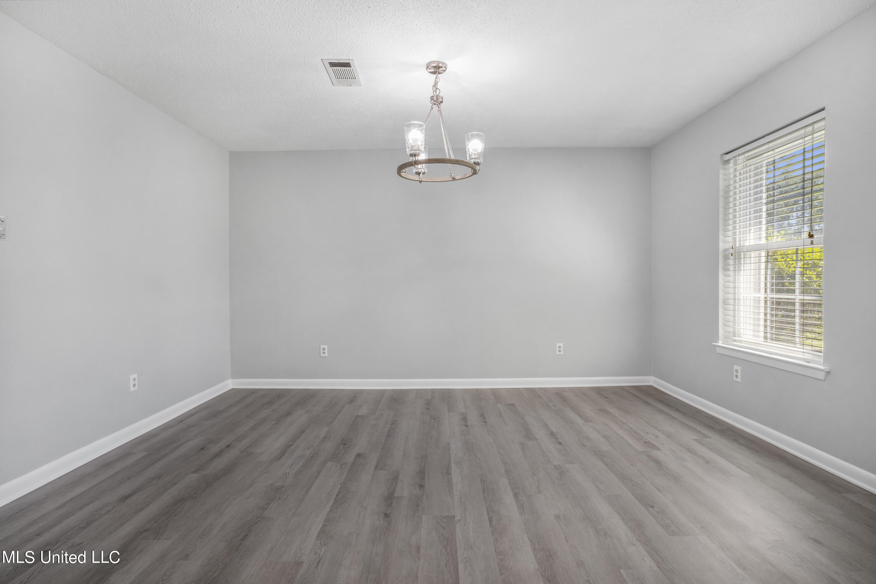 3223 Nottingham Road Ocean Springs, MS 39564 - Photo 16 of 24 016