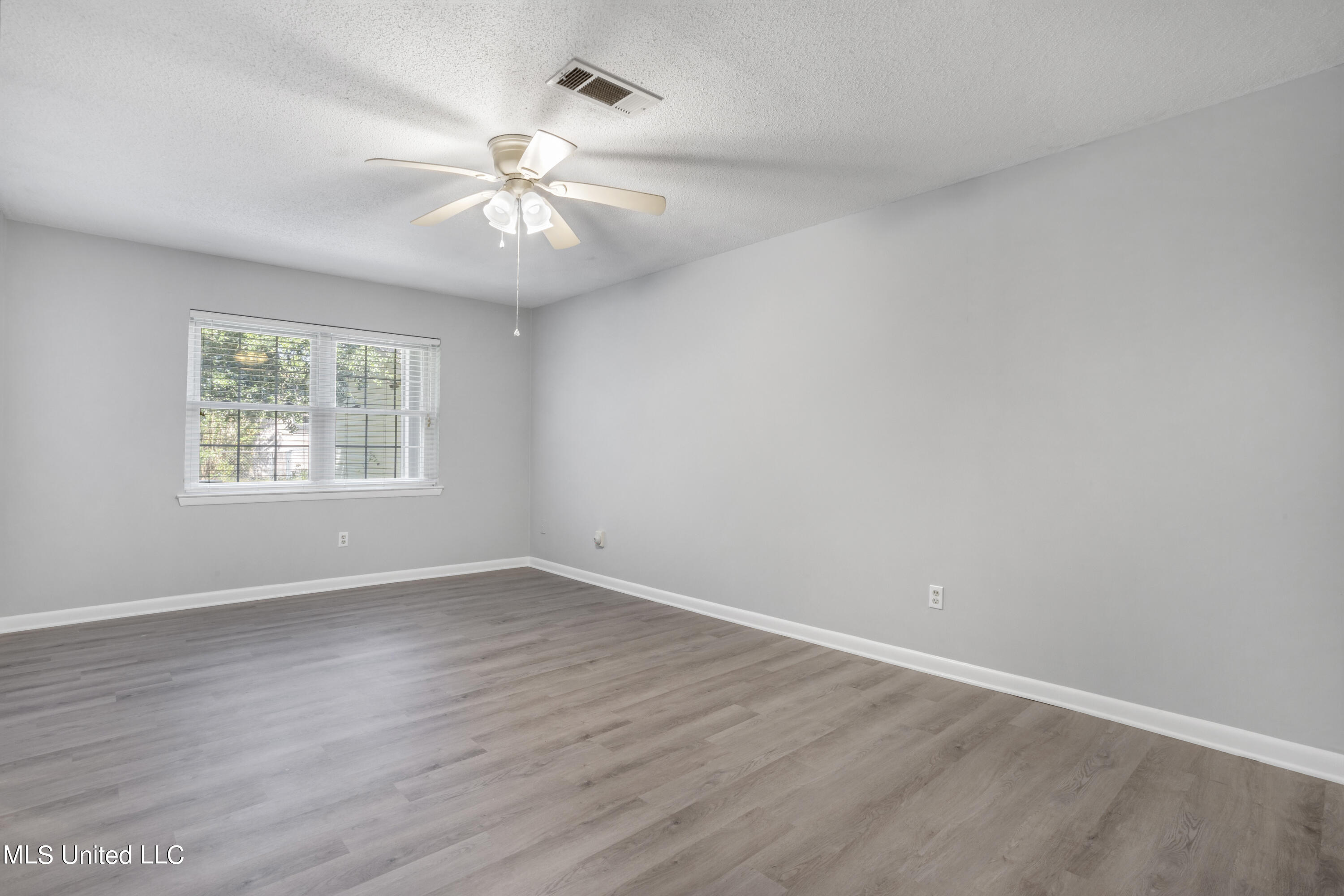 3223 Nottingham Road Ocean Springs, MS 39564 - Photo 17 of 24 017