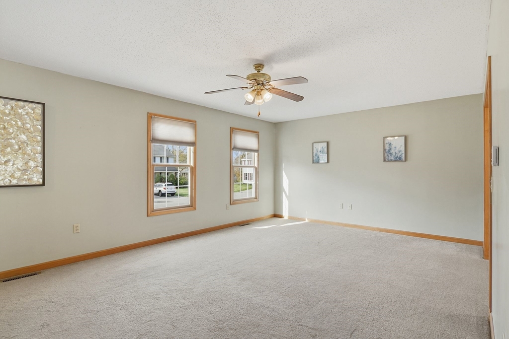 21 Lemnos Lane Springfield, MA 01119 - Photo 3 of 40