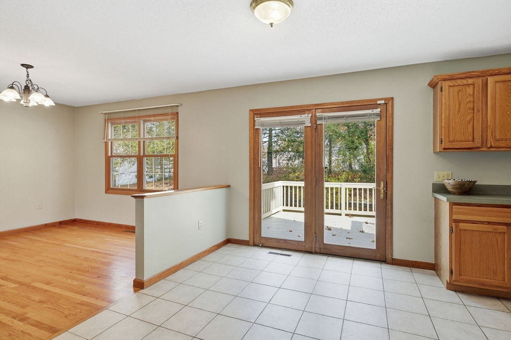 21 Lemnos Lane Springfield, MA 01119 - Photo 8 of 40