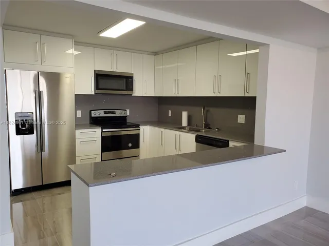 $275,000 | 13499 Biscayne Boulevard, Unit 1105, North Miami, FL 33181