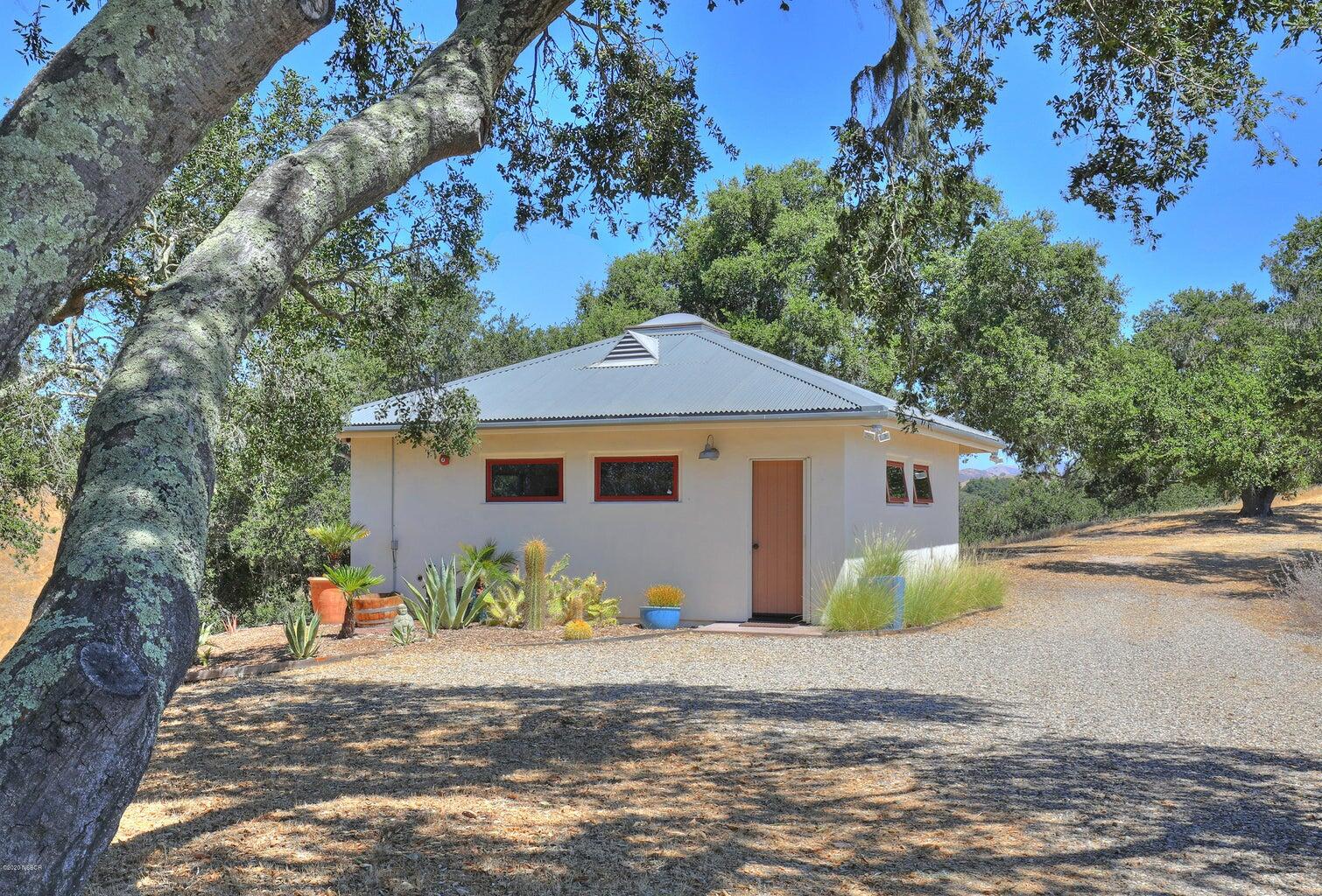 3550 Live Oak Road Santa Ynez, CA 93460 - Photo 3 of 41 3550 Live Oak - guest