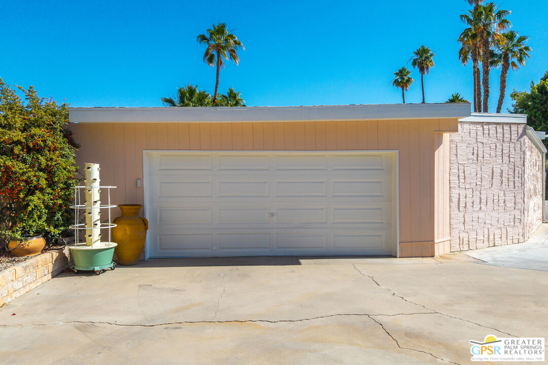 10 International Boulevard Rancho Mirage, CA 92270 - Photo 24 of 36 a view of a door front of house