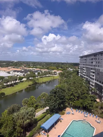 $285,000 | 4001 Hillcrest Drive, Unit 1012, Hollywood, FL 33021