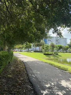 $285,000 | 4001 Hillcrest Drive, Unit 1012, Hollywood, FL 33021