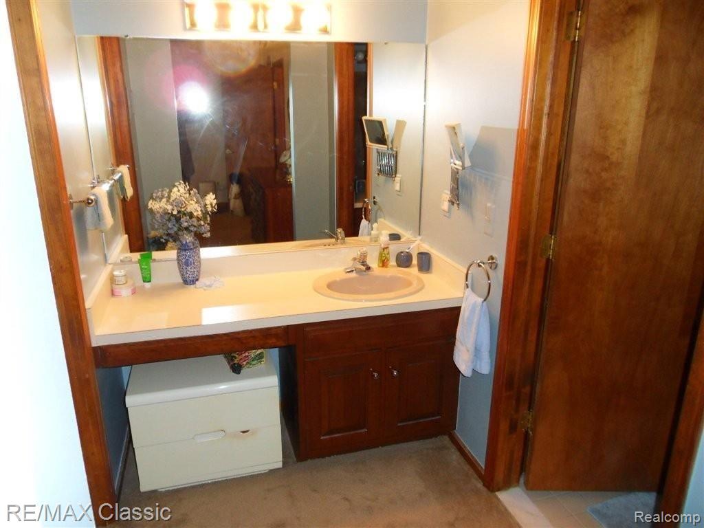 968 GreenView Court Rochester, MI 48307 - Photo 16 of 42 SDC19561.JPG