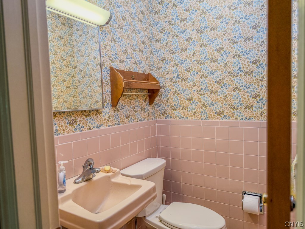 7447 Armstrong Road Manlius, NY 13104 - Photo 20 of 38