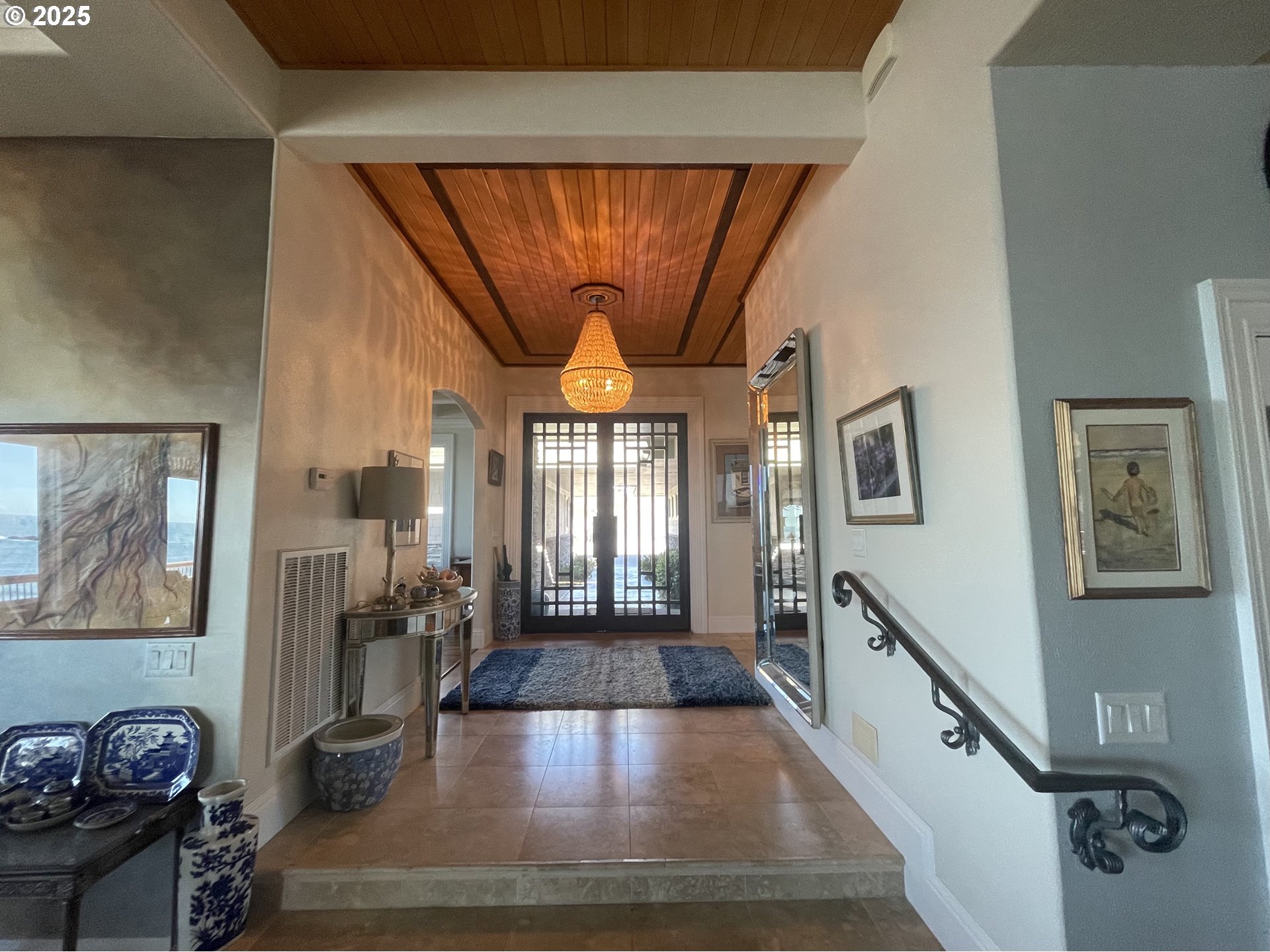 17100 Pacific Heights Brookings, OR 97415 - Photo 22 of 42 Entrance/Foyer