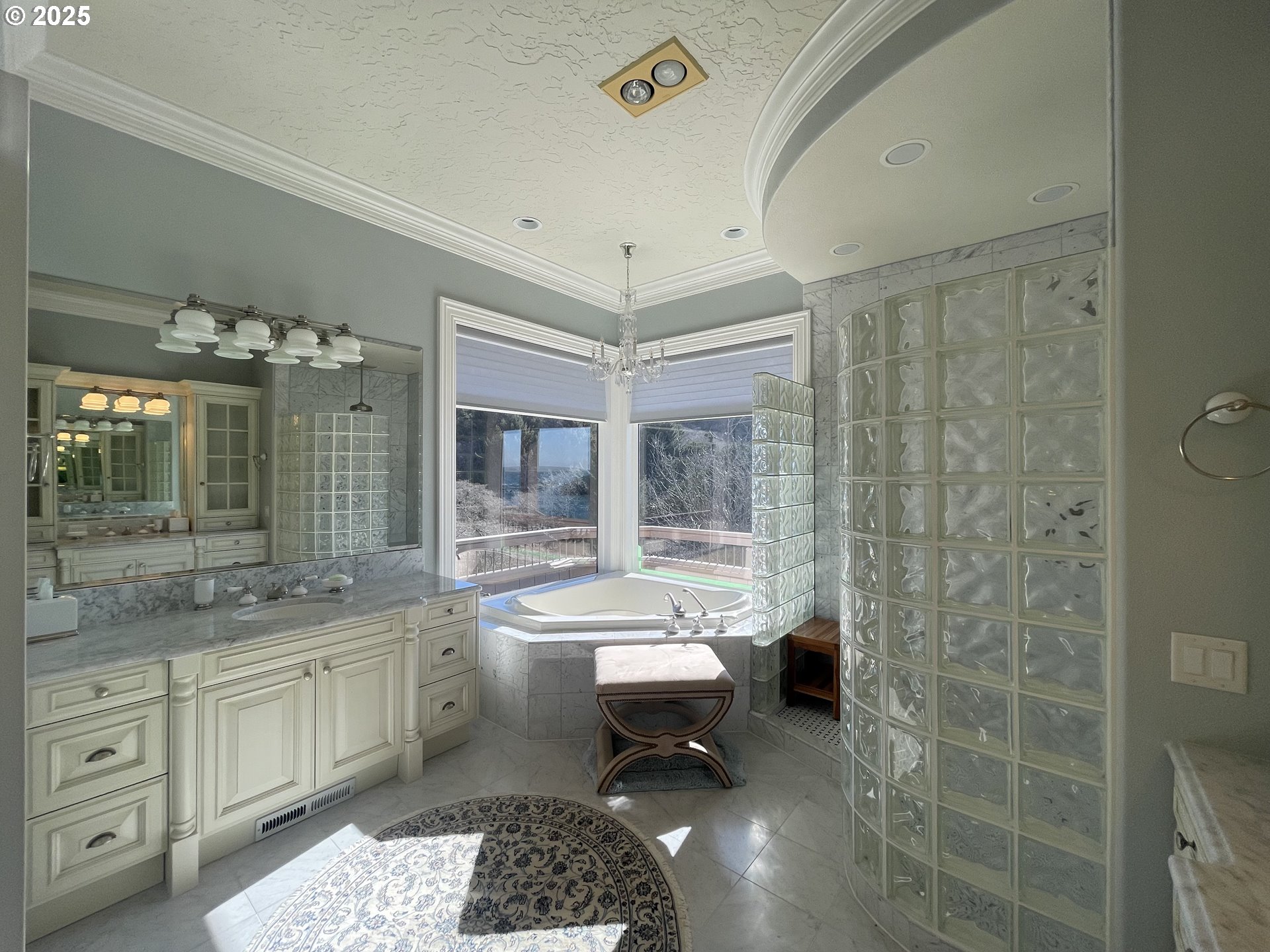 17100 Pacific Heights Brookings, OR 97415 - Photo 31 of 42 Owner's Suite Bathroom