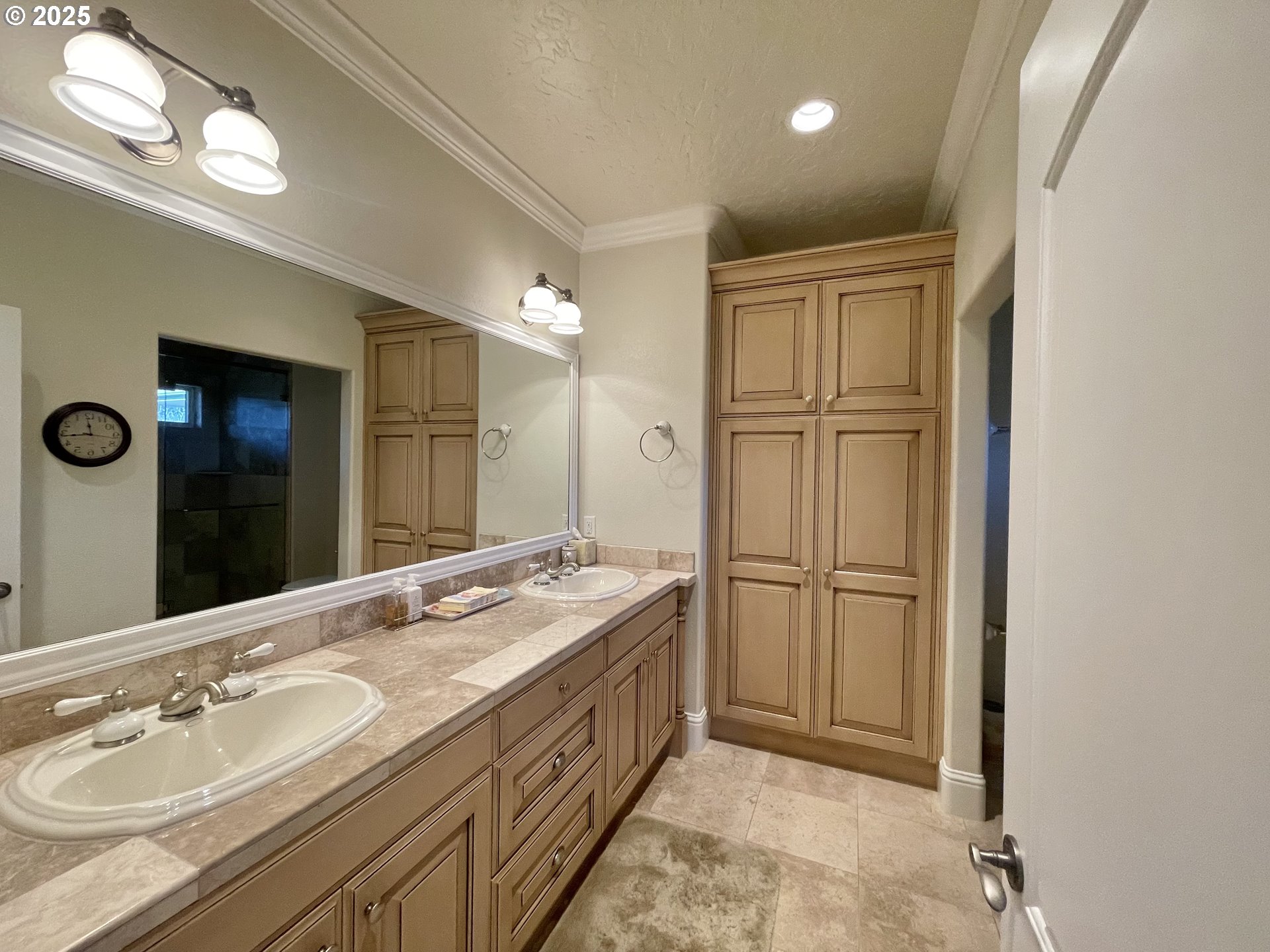17100 Pacific Heights Brookings, OR 97415 - Photo 35 of 42 Attached Bathroom #2