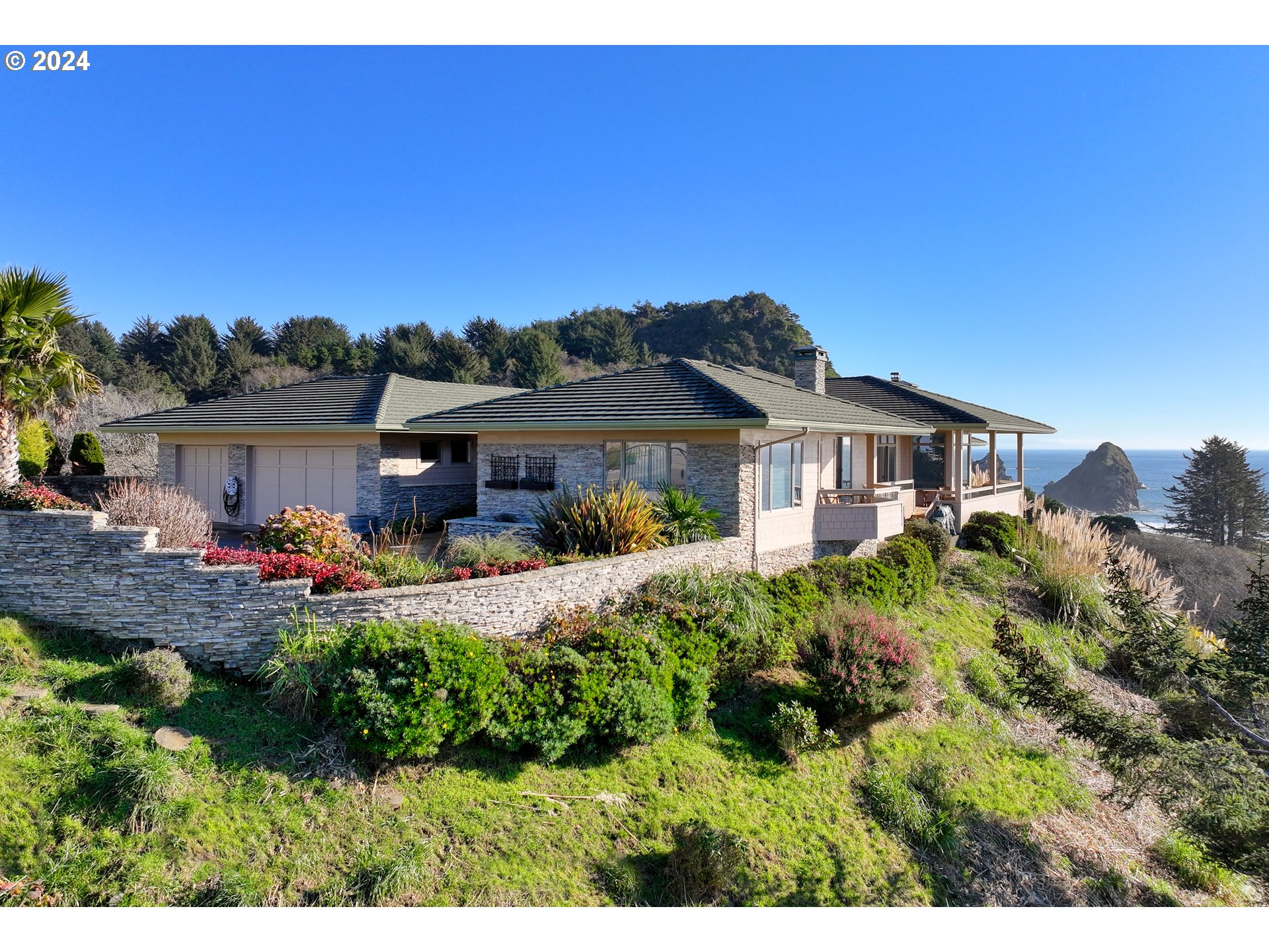 17100 Pacific Heights Brookings, OR 97415 - Photo 6 of 42