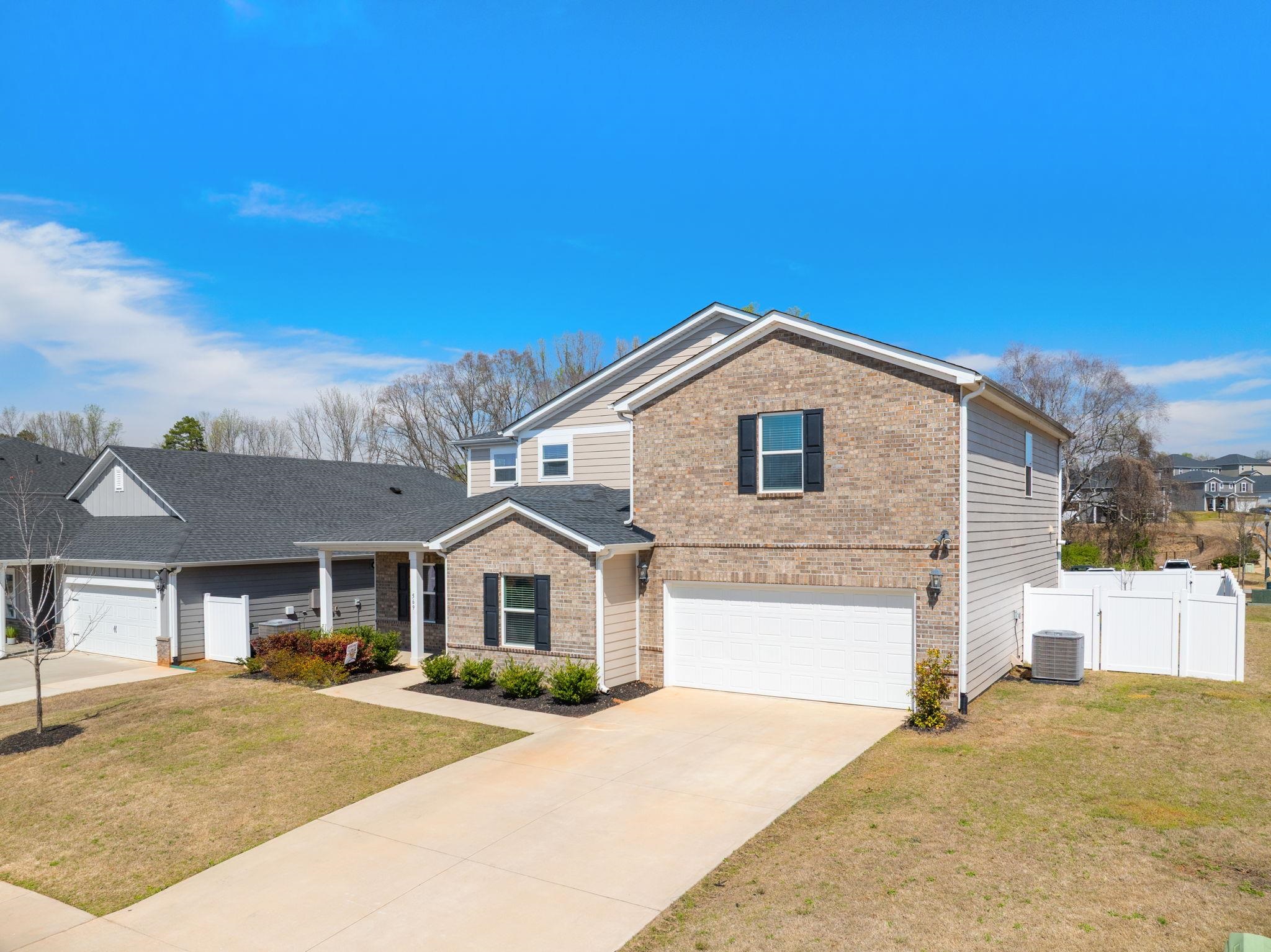 569 Laxton Road Greer, SC 29651 - Photo 3 of 50