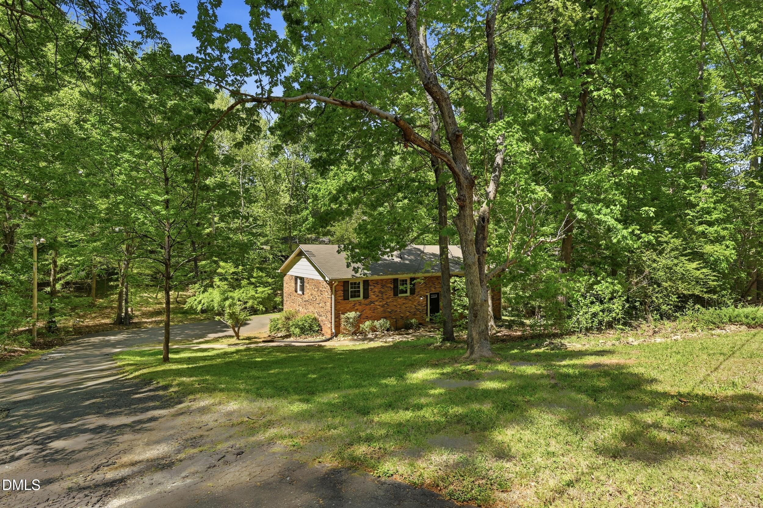 7811 Buckhorn Road Hillsborough, NC 27278 - Photo 4 of 47 017