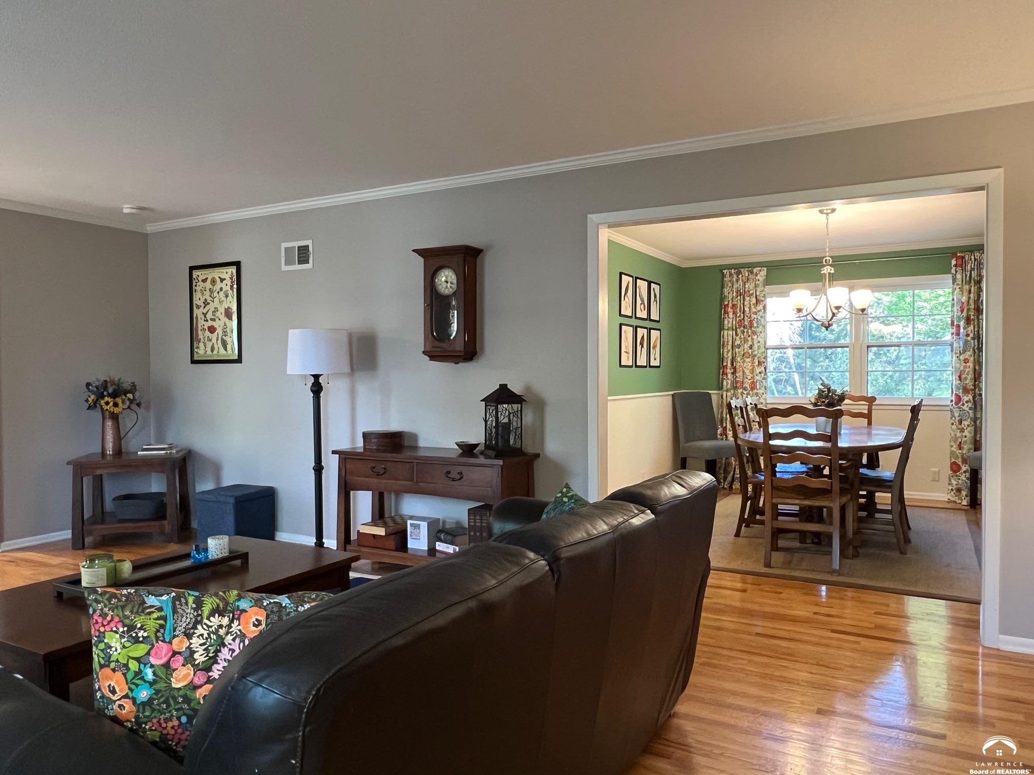523 Pioneer Road Lawrence, KS 66049 - Photo 16 of 97