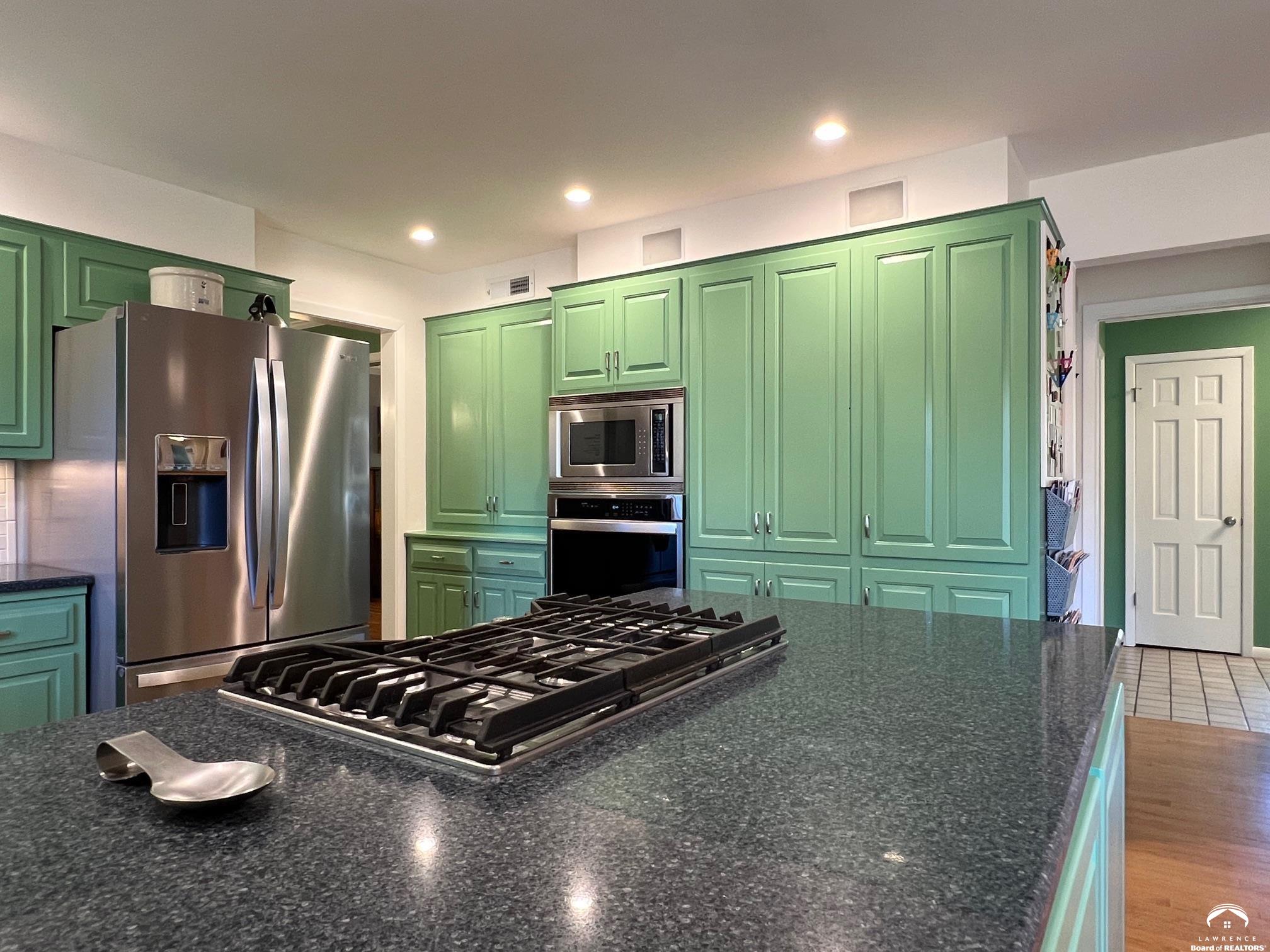 523 Pioneer Road Lawrence, KS 66049 - Photo 34 of 97