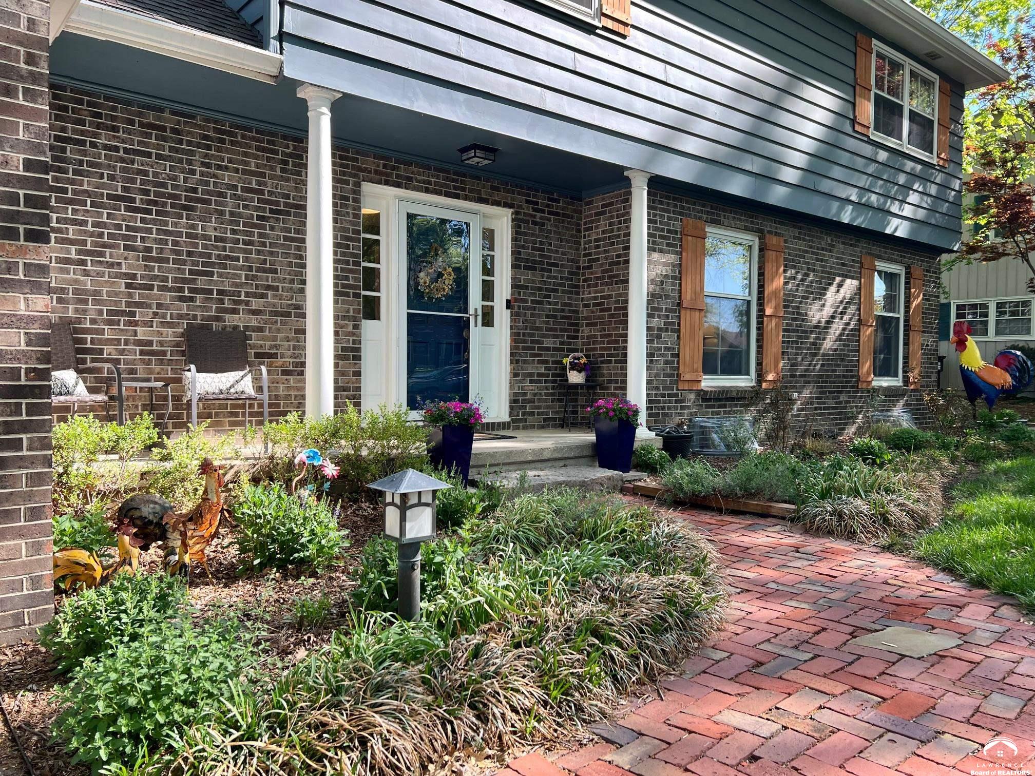 523 Pioneer Road Lawrence, KS 66049 - Photo 7 of 97