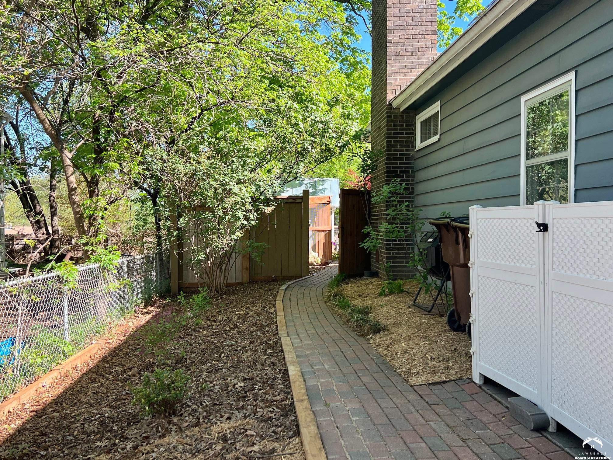 523 Pioneer Road Lawrence, KS 66049 - Photo 84 of 97