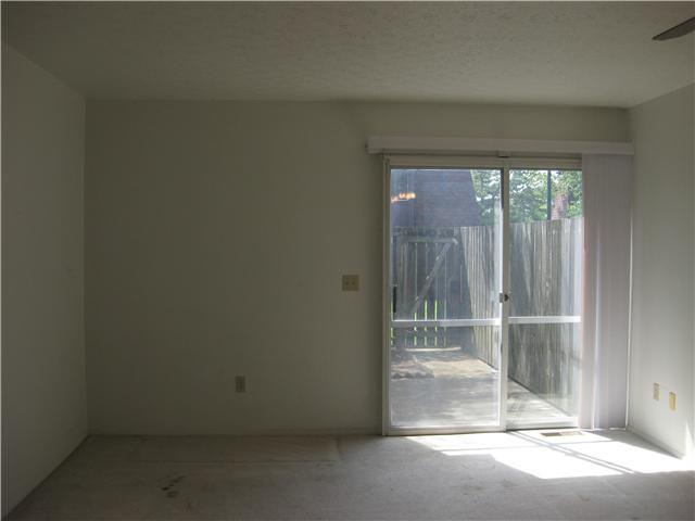 372 Shell Court West Columbus, OH 43213 - Photo 2 of 20
