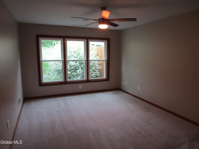 $365,000 | 28 Wedgewood Lane, Guilderland, NY 12186