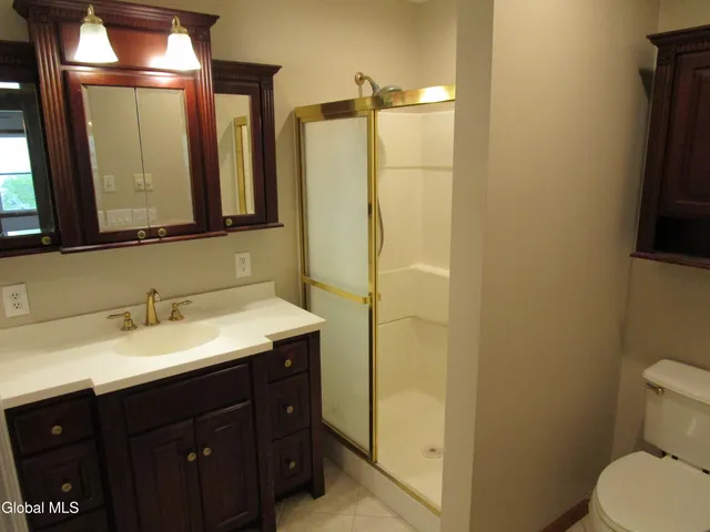 $365,000 | 28 Wedgewood Lane, Guilderland, NY 12186