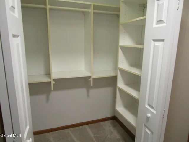 $365,000 | 28 Wedgewood Lane, Guilderland, NY 12186