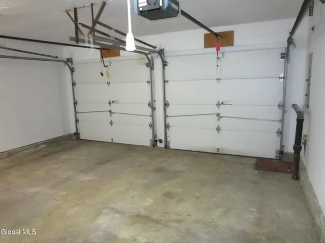 $365,000 | 28 Wedgewood Lane, Guilderland, NY 12186