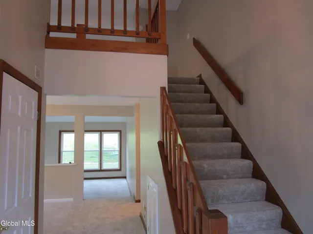 $365,000 | 28 Wedgewood Lane, Guilderland, NY 12186