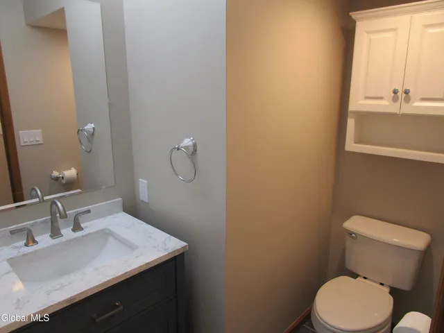 $365,000 | 28 Wedgewood Lane, Guilderland, NY 12186