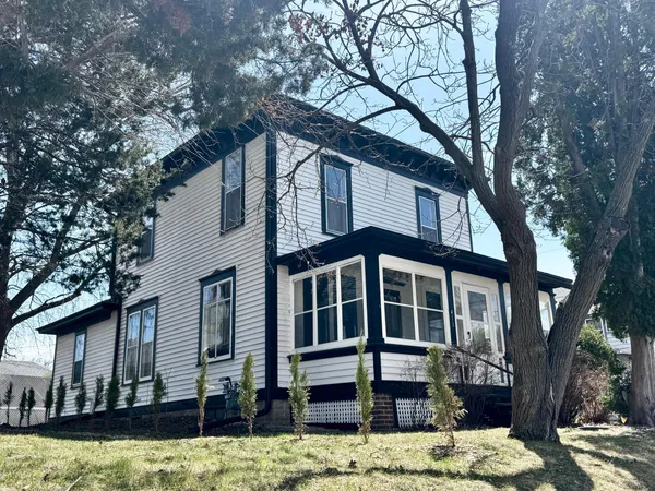 $100,000 | 411 8th Street, Red Wing, MN 55066