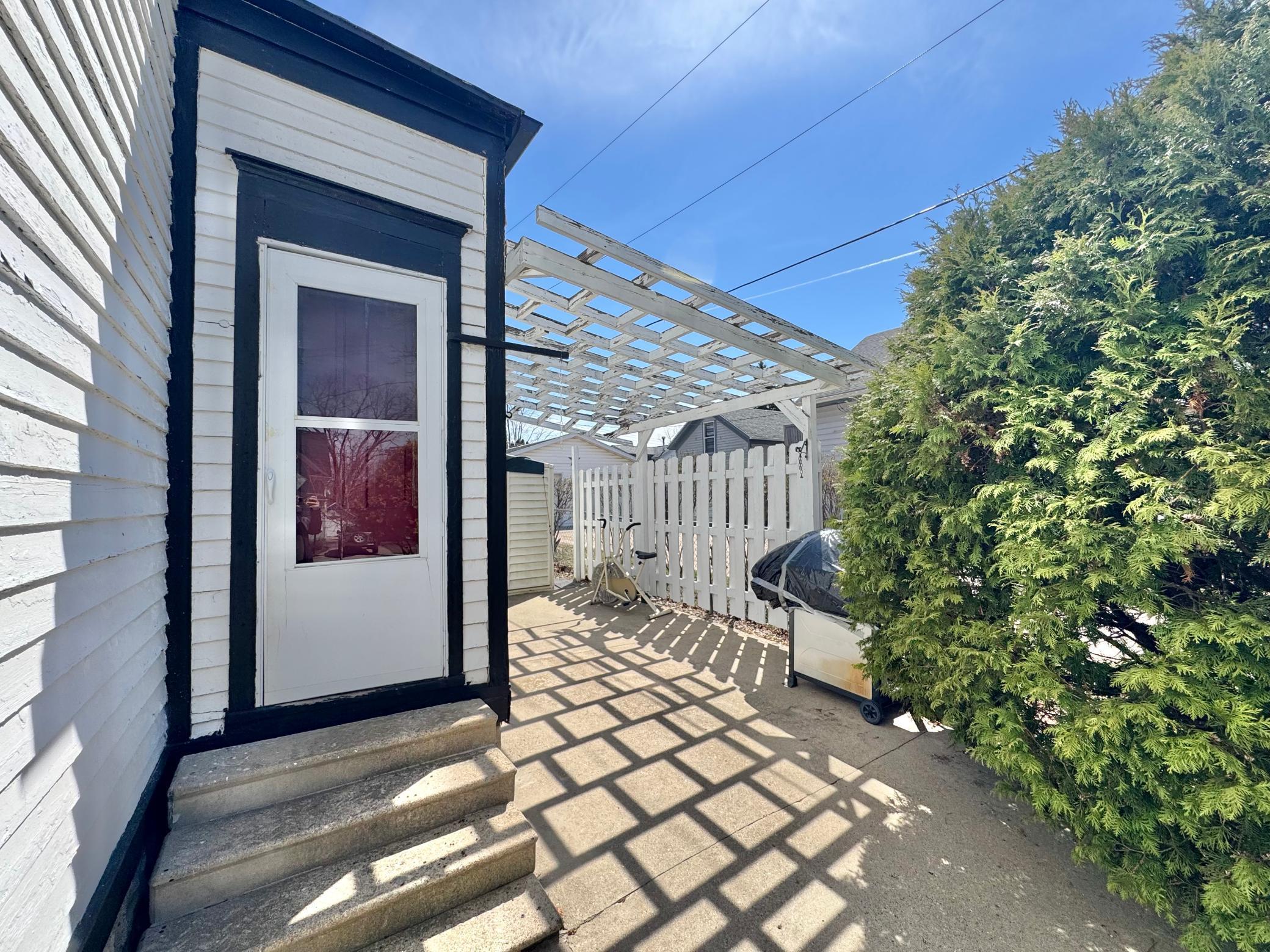 411 8th Street Red Wing, MN 55066 - Photo 6 of 30